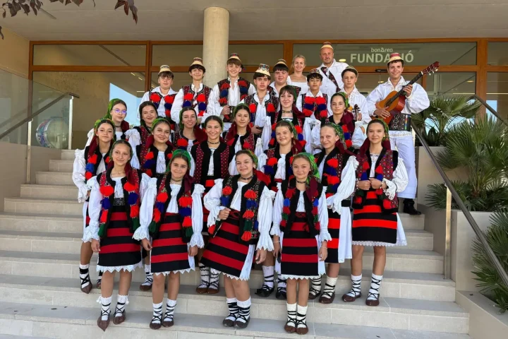 Ansamblul Mugurelul din Sighetu Marmației în Spania